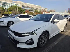 2022 Kia K5 2.0, белый — фото 3