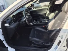 2022 Kia K5 2.0, белый — фото 18
