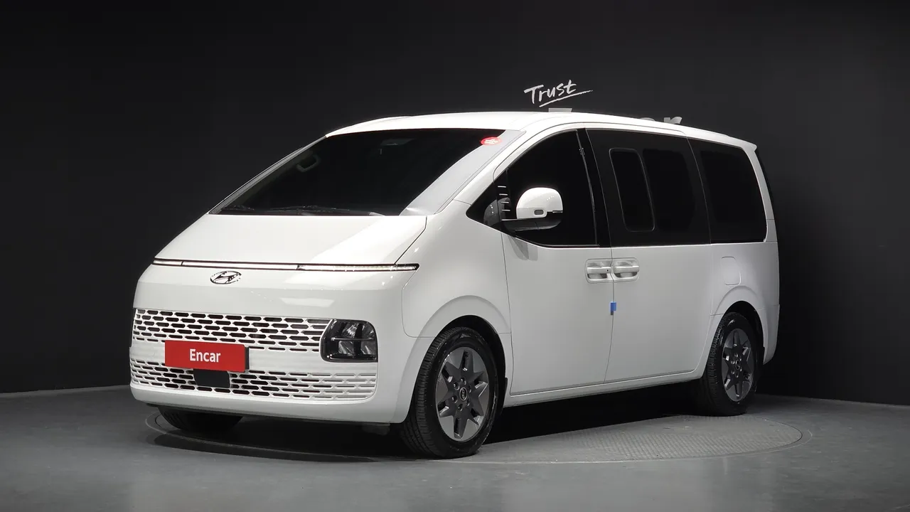 2023 Hyundai Staria 4WD Tourer 9-Seater