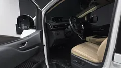 2023 Hyundai Staria 4WD Tourer 9-Seater, белый — фото 10
