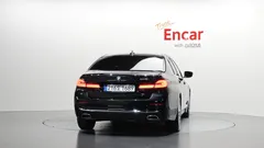2023 BMW 5-Series 520i Luxury, чёрный — фото 4