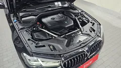 2023 BMW 5-Series 520i Luxury, чёрный — фото 6