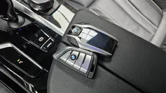 2023 BMW 5-Series 520i Luxury, чёрный — фото 15