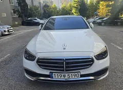 2023 Mercedes-Benz E-Class E450 4MATIC Exclusive, белый — фото 2