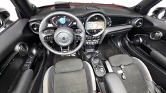 2024 Mini Cooper Convertible JCW, белый — фото 14