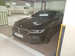 2023 BMW 5-Series 530i xDrive M Sport Package, чёрный — фото 4