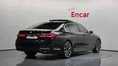 2022 BMW 7-Series 740Li xDrive M Sport Package, чёрный — фото 2