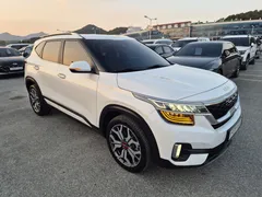 2023 Kia Seltos Gasoline 1.6 Turbo 2WD, белый — фото 3
