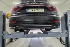2022 Audi A8 55 TFSI Quattro Premium LWB, чёрный — фото 2