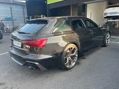 2025 Audi RS6 4.0 TFSI Quattro Avant Performance, чёрный — фото 4