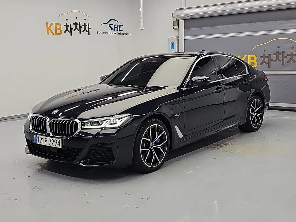 2022 BMW 5-Series 530e M Sport