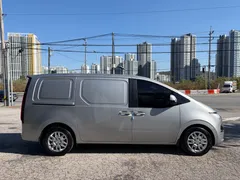 2022 Hyundai Staria Cargo 3-Seater, серебристый — фото 3
