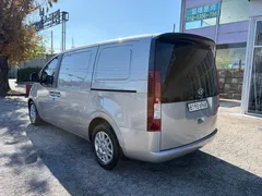 2022 Hyundai Staria Cargo 3-Seater, серебристый — фото 4