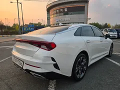 2023 Kia K5 1.6 Turbo, белый — фото 5