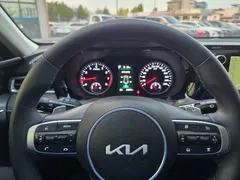 2023 Kia K5 1.6 Turbo, белый — фото 9