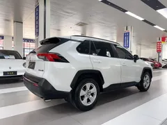 2022 Toyota RAV4 2.0L CVT 2WD Urban, белый — фото 3