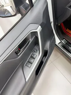2022 Toyota RAV4 2.0L CVT 2WD Urban, белый — фото 8