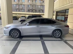 2022 Lexus ES 200 Excellence — фото 3