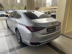 2022 Lexus ES 200 Excellence — фото 4