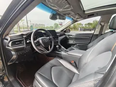 2023 Toyota Camry 2.5G Luxury, чёрный — фото 3