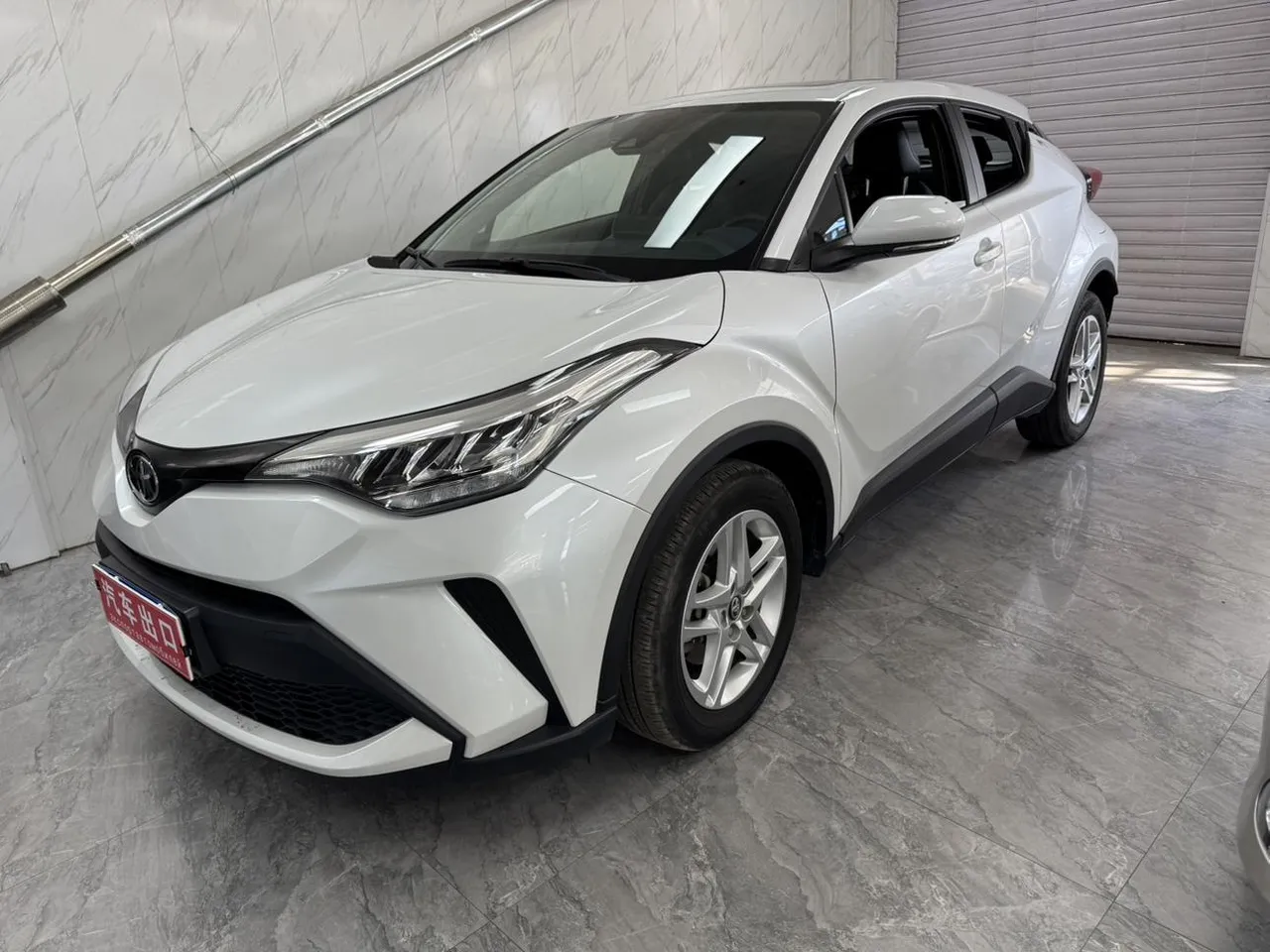 2022 Toyota C-HR 2.0L Leading