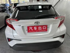 2022 Toyota C-HR 2.0L Leading, белый — фото 5