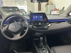 2022 Toyota C-HR 2.0L Leading, белый — фото 9