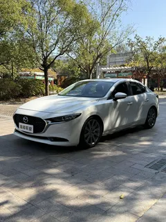 2023 Mazda Mazda3 2.0L AT, белый — фото 1