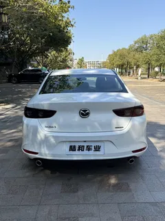 2023 Mazda Mazda3 2.0L AT, белый — фото 12