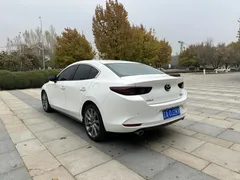 2023 Mazda Mazda3 2.0L AT, белый — фото 9