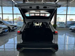 2022 Toyota Frontlander 2.0L CVT Luxury Plus, белый — фото 18