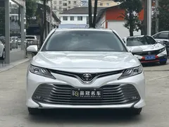 2023 Toyota Camry 2.0G Luxury, белый — фото 2