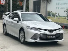 2023 Toyota Camry 2.0G Luxury, белый — фото 3