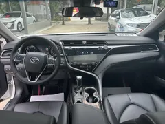 2023 Toyota Camry 2.0G Luxury, белый — фото 5
