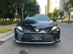 2022 Toyota Camry 2.5G Luxury, чёрный — фото 2