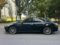 2022 Toyota Camry 2.5G Luxury, чёрный — фото 4