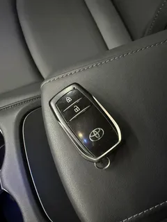 2023 Toyota Venza 2.0L CVT 2WD Luxury, белый — фото 16