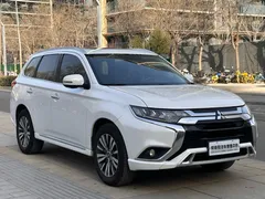 2021 Mitsubishi Outlander 2.4L 4WD 7-seat, белый — фото 3