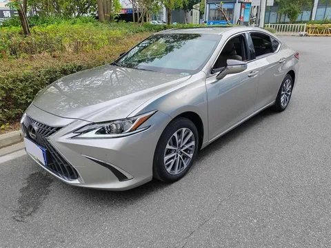 2022 Lexus ES 200 Excellence