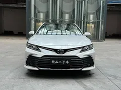2021 Toyota Camry 2.5G Luxury, белый — фото 2