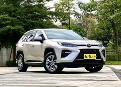 2022 Toyota Wildlander 2.0L 2WD Luxury Plus — фото 5