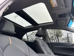 2021 Toyota Camry 2.5G Luxury — фото 13