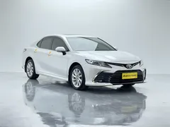2023 Toyota Camry 2.0GVP Leading, белый — фото 3