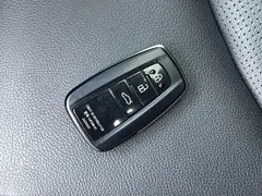 2023 Toyota Camry 2.0GVP Leading, белый — фото 18