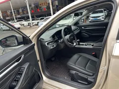 2022 Geely Emgrand 4th Gen 1.5L CVT Premium — фото 5