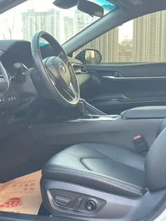 2023 Toyota Camry 2.0G Luxury, белый — фото 4