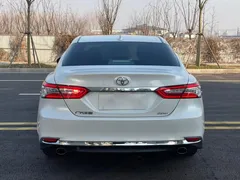 2023 Toyota Camry 2.0G Luxury, белый — фото 8