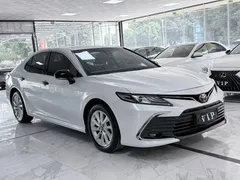 2022 Toyota Camry 2.0GVP Leading, белый — фото 4