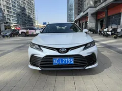 2022 Toyota Camry 2.0S Knight, белый — фото 2
