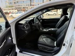 2022 Toyota Camry 2.0S Knight, белый — фото 5